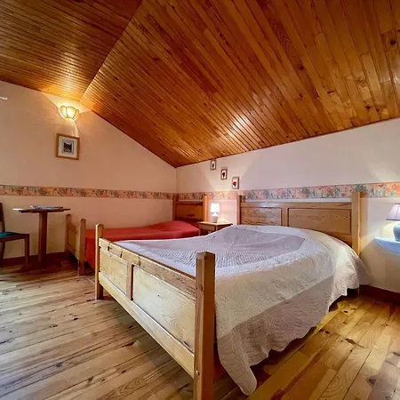 Couette-café Saumon: Confort Pour 4, Animaux Bienvenus - Fr-1-582-487 Alleyras